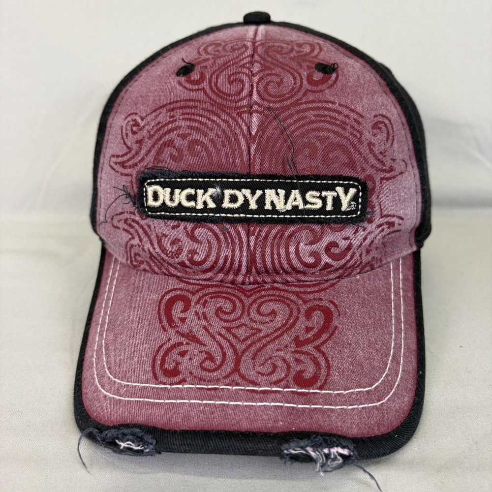 Signatures Duck Dynasty Hat Distressed Mens OSFM Burgundy Black Scroll Cap